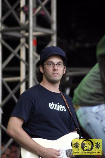 Ward 21 (Jam) with The Scrucialists 20. Summer Jam Festival, Fuehlinger See, Koeln - Green Stage 10. Juli 2005 (3).jpg